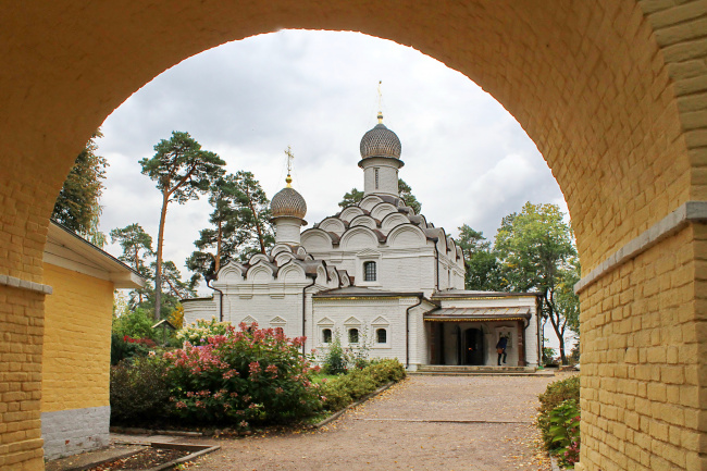 церковь Архангела Михаила в Архангельском