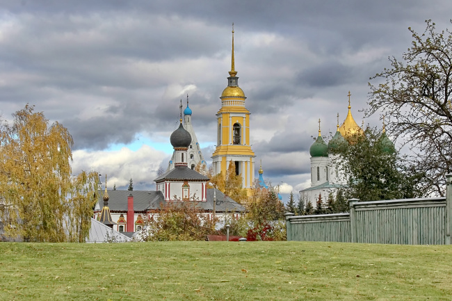 Троицкий Ново-Голутвин монастырь в Коломне