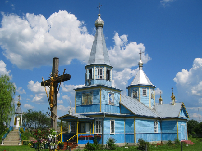 Свято-Крестовоздвиженский храм ПЦУ в Заречье (микрорайон г. Барановки)