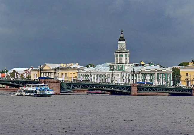 свинцовое небо над Питером