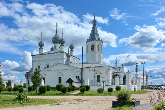 Свято-Никольский монастырь в поселке Годеново