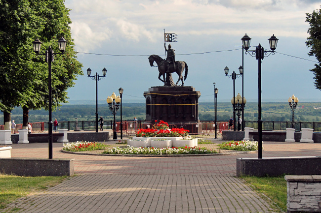 памятник князю Владимиру и святителю Федору