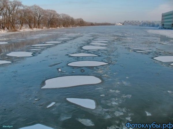 В голубой реке....